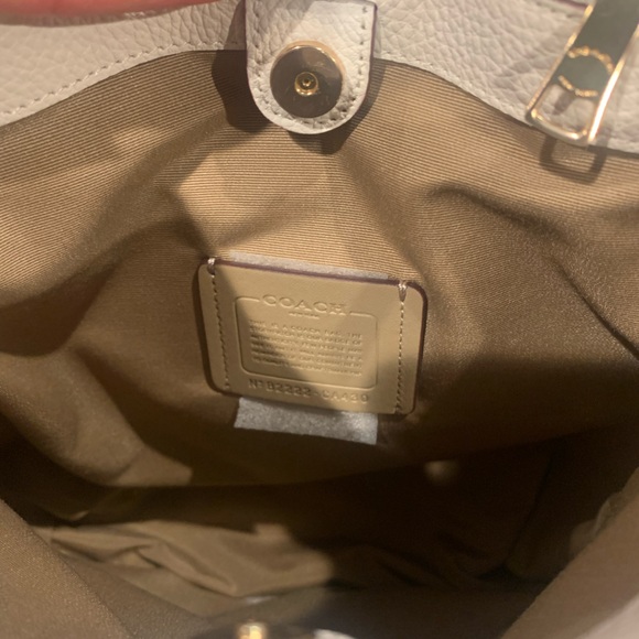 NEW! COACH Cammie Chain Bucket Bag Colorblock Pebble Leather Chalk Blush - Picture 2 of 5